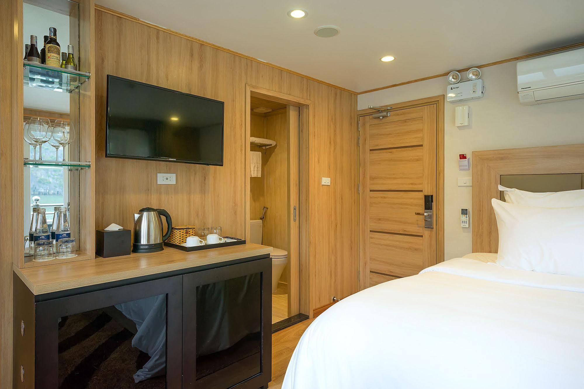 La Vela Premium Cruise - Managed By Paradise Cruises Ha Long Dış mekan fotoğraf