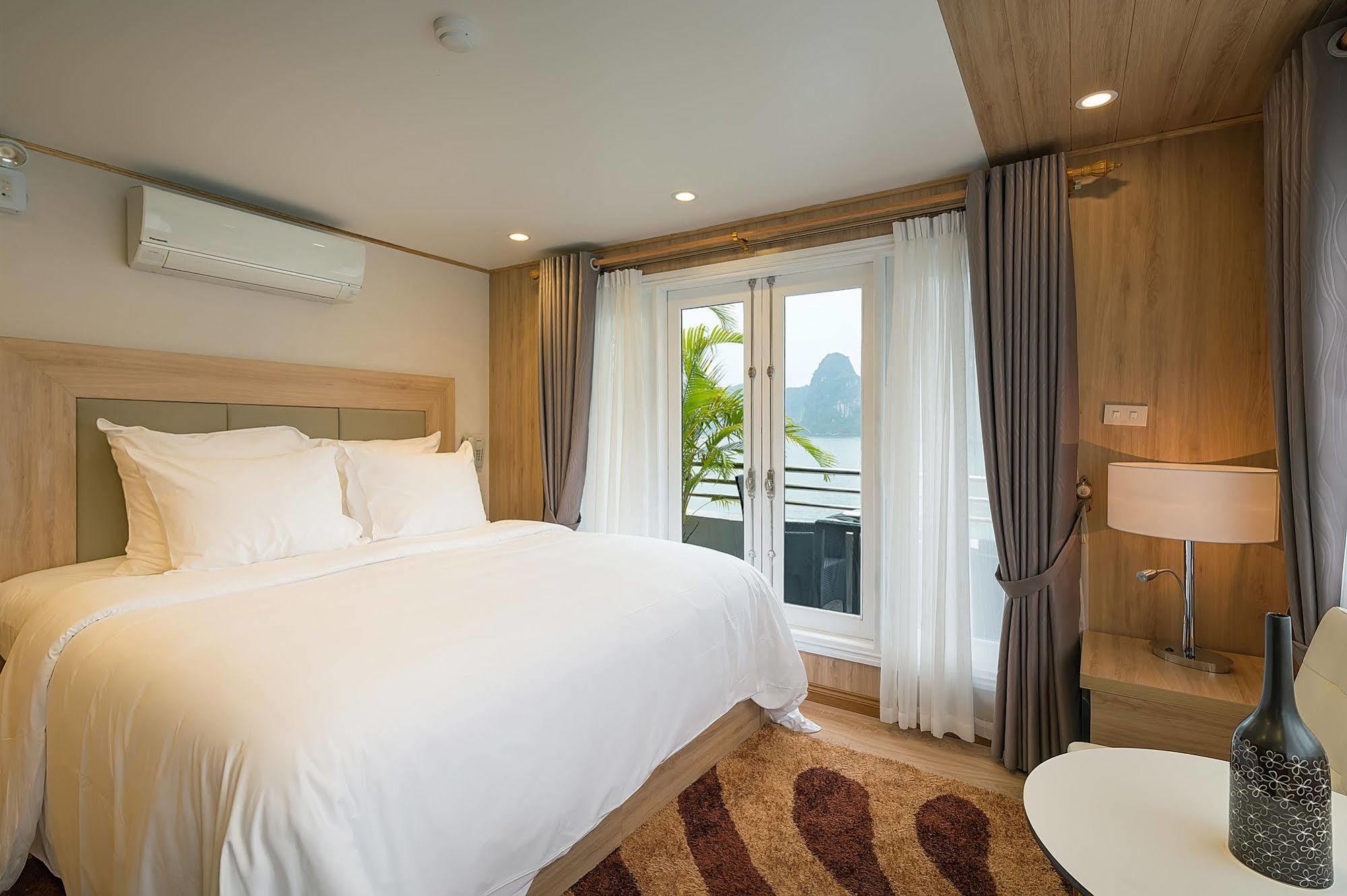 La Vela Premium Cruise - Managed By Paradise Cruises Ha Long Dış mekan fotoğraf